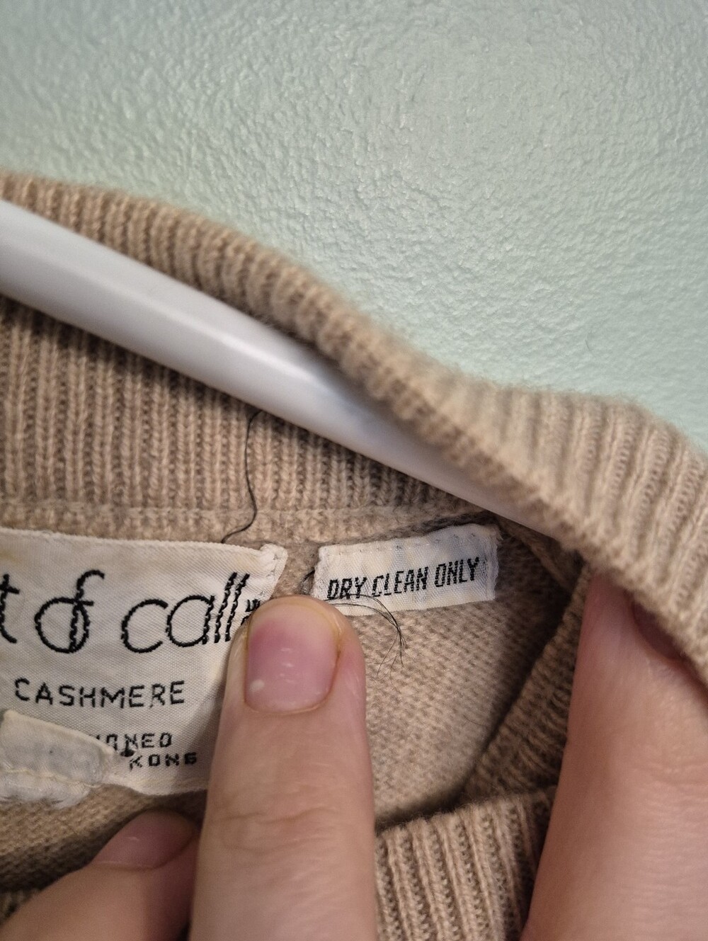 Port Of Call Women's Vintage Quiet Luxury Tan Cashmere Sweater Size Medium - Picture 5 of 7